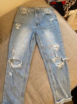 Forever 21 Ripped Jeans Photo 0