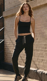 Vuori Performance Jogger Photo 0