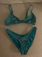 Swimsuit xxs Top, xs Bottom Photo 0