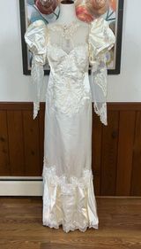 Elegant Vintage 1980s/90s Satin Sheath Wedding Gown! White Size 8 Photo 0