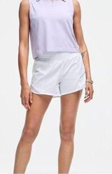 lululemon Hotty Hot Low Rise Lined Short 2.5" White Size 10 Regular Photo 0