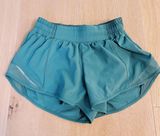 Lululemon Hotty Hot Short 2.5” Photo 0