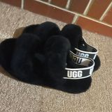 UGG Slippers Photo 0