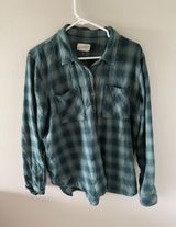 Universal Thread Plaid Button Down Photo 0