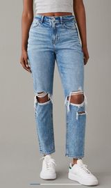 AE strigid ripped mom jeans  Photo 0
