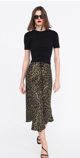 ★ Zara Satin Effect High Waist Animal Print Satin Skirt - Leopard Print ★ Photo 0