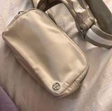 Lululemon Everywhere Belt Bag Photo 0