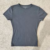Abercrombie & Fitch Tuckable Tee Photo 0