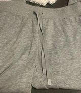 gray sweatpants Photo 0