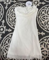 White Dress Photo 0