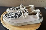 Hey Dude Wendy Woven Cheetah & Tan Slip On Shoes - Women's Size 6  EUC Photo 0