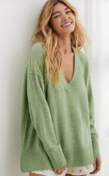 Aerie unreal v neck sweater size small Photo 0