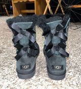 UGG Short Bailey Bow Boots Photo 0
