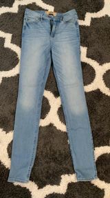 Hollister Jeans Photo 0