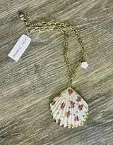 NEW BETSEY JOHNSON GOLD TONE SEASHELL CLAM PINKROSE FLORAL PENDANT NECKLACE Photo 0