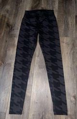 High-Waisted Legging Photo 0