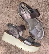 Pierre Dumas Boutique OTBT Look Alike Wedges Photo 0