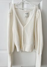 Abercrombie & Fitch Sweater Photo 0