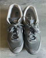 New Balance  Photo 0