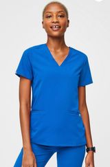 Casma Three Pocket Scrub Top Photo 0
