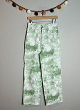 Shekou 🌺 NWT  green tie dye jeans Photo 0