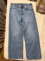 AE Strigid High-Wasted Stovepipe Jeans Photo 0