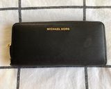 Michael Kors Black Wallet Photo 0