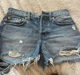 Mid Rise Shorts Photo 0