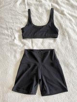 Aritzia Workout Set Photo 0