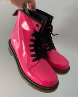Dr. Martens s Photo 0