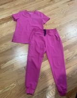 FIGS  Pink Scrub Set Photo 0