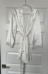 White Lace Robe Photo 0