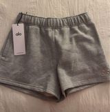 Alo Shorts Yoga NWT Photo 0