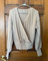 Halara Sweater Photo 0