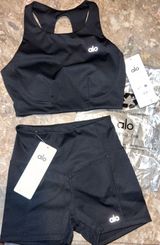 Alo Yoga Set Photo 0