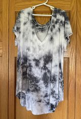 Outfitters Favorite T Photo 0