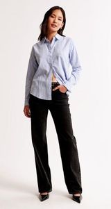 NWOT Relaxed Oxford Button Up Shirt Photo 0