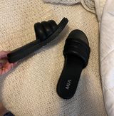 Black Slipper Shoe Photo 0