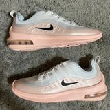 Nike Air Max Axis Photo 0