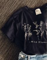 Dirty Laundry super cute cropped floral tee! Photo 0