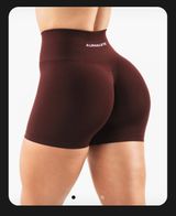 Alphalete Amplify Shorts Photo 0