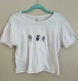 Embroidered White Cropped Tee Photo 0