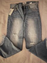 Evidnt Distressed Jeans Photo 0