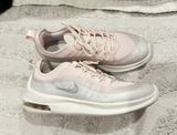 Air Max Axis Photo 0