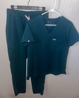 FIGS Scrubs Set Photo 0
