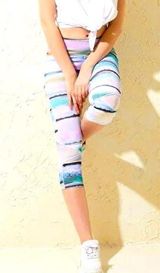Watercolor Legging Capri Photo 0