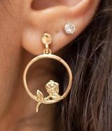 Boutique Gold Rose Earrings  Photo 0