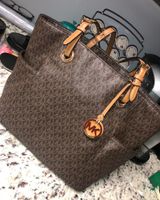 Micheal Kors Purse Photo 0
