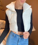 White Cropped Puffer Vest Size X Small Photo 0