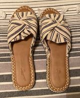 Universal Thread Slip On Sandals Photo 0